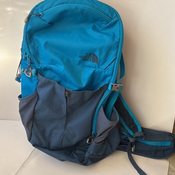 The North Face hiking camping backpacking backpack The North Face woman’s S/M - Picture 15 of 16